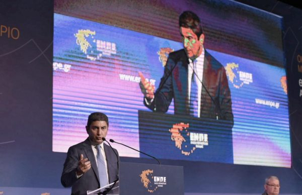 Αυγενάκης: Ολοκληρώνεται η διαδικασία για τις προδιαγραφές των Σχεδίων Βόσκησης