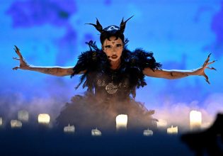 Η EBU υποχρέωσε την Ιρλανδή Bambie Thug να αλλάξει το μακιγιάζ της λόγω Παλαιστίνης στη Eurovision