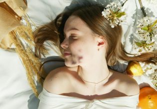 Χρειάζονται οι γυναίκες, πράγματι, 10 ώρες ύπνου;