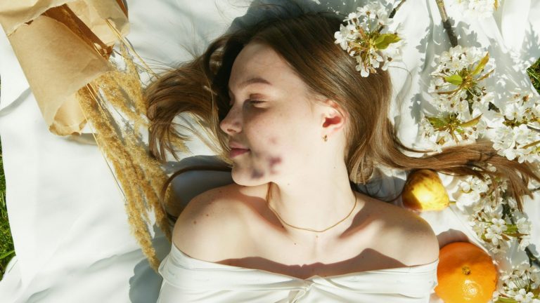 Χρειάζονται οι γυναίκες, πράγματι, 10 ώρες ύπνου;