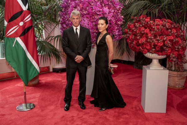 Τι δουλειά έχουν ο Σον Πεν και οι άλλοι 500 καλεσμένοι στο δείπνο του Μπάιντεν;