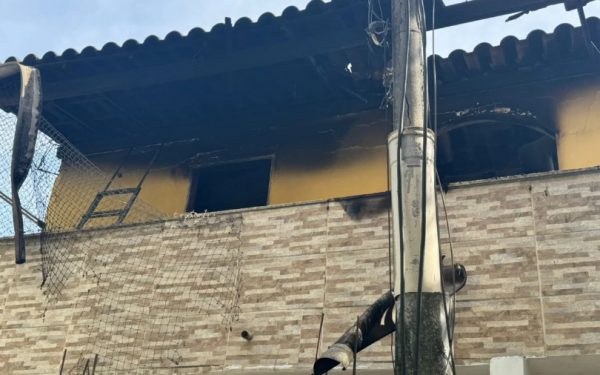 Βραζιλία: Εφηβος σκοτώνει με σφυρί τους θετούς γονείς του, βγαίνει για φαγητό με φίλο, και πυρπολεί τα πτώματα