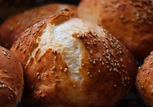Η επιστήμη θέλει να σας κάνει να τρώτε το λευκό ψωμί δίχως τύψεις