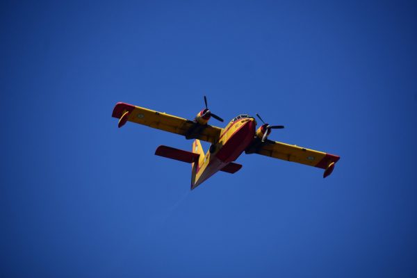 Χαλκιδική: Καναντέρ έριξε κατά λάθος μεγάλη ποσότητα νερού σε ξενοδοχείο – «Από τύχη δεν θρηνήσαμε θύματα»