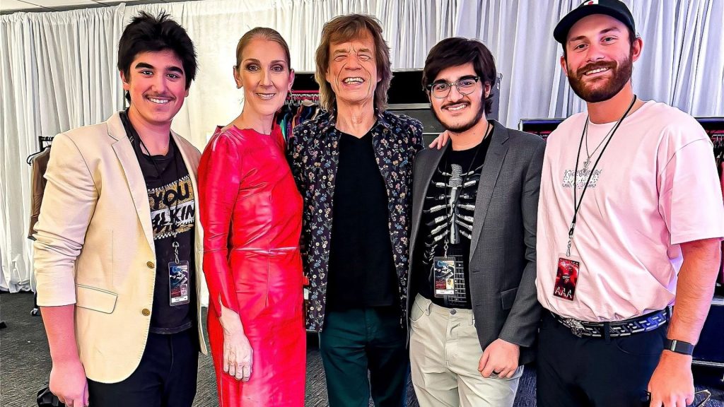 H Celine Dion πήγε στη συναυλία των Rolling Stones με τους τρεις γιους της και πόζαραν με τον Mick Jagger