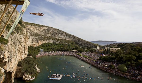 Λίμνη Βουλιαγμένης: Τριήμερο καταδύσεων και άλλων δράσεων με αθλητές από όλον τον κόσμο