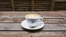 Έρχονται παρεμβάσεις για να μην αυξηθεί η τιμή του καφέ – Τι ζητά η αγορά