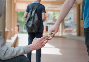 Παλαιό Φάληρο: 19χρονος διακινούσε ναρκωτικά έξω από σχολικό συγκρότημα