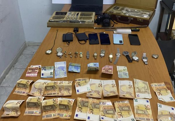 Έκλεβαν διαμερίσματα σε Δάφνη και Ηλιούπολη – Συνελήφθησαν τέσσερα μέλη της συμμορίας