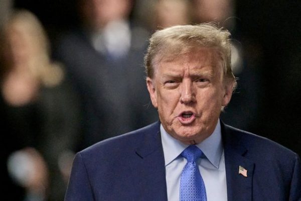 ΗΠΑ: Ο Τραμπ εξισώνει την κυβέρνηση του προέδρου Μπάιντεν με την Γκεστάπο