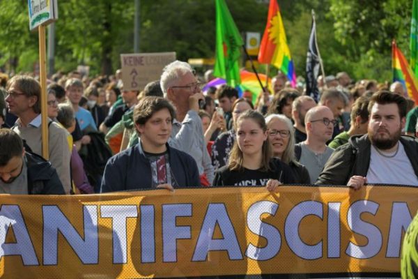 Γερμανία: Αυξάνονται τα περιστατικά βίας εναντίον πολιτικών και κομμάτων