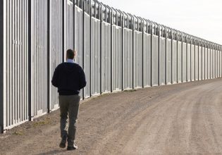 Με φράχτη και Μακεδονικό πάει να κερδίσει τον (ακρο)δεξιό, στην κεντροαριστερά χωρίς καλά ποσοστά όλα είναι ανοιχτά
