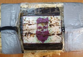 Έκρυβαν σε κοντέινερ με γαρίδες 210 κιλά κοκαΐνης – Στόχευαν σε υπέρογκα κέρδη, πώς τους τσάκωσαν