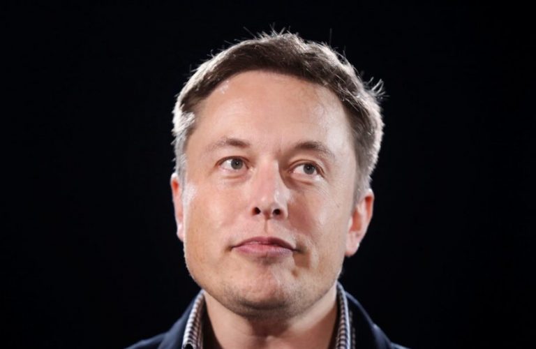 Διακεκριμένος νομικός εναντιώθηκε στον αδιανόητο μισθό του Μασκ και… έχασε τη δουλειά του