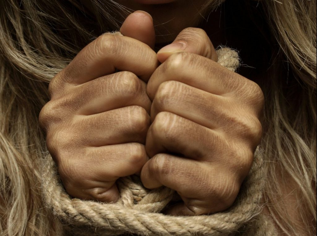 Αλεξανδρούπολη: Τρεις συλλήψεις για εμπορία ανθρώπων και παράνομη κατοχή ταξιδιωτικού εγγράφου