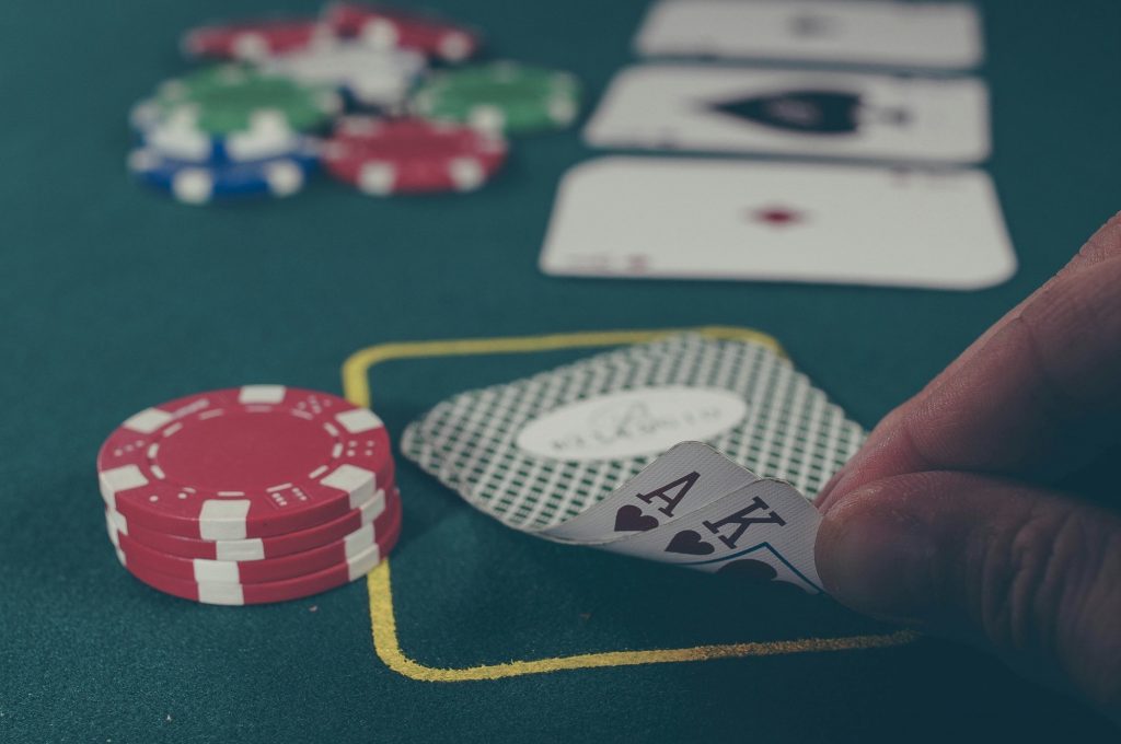 Πώς τα τυχερά παιχνίδια επηρεάζουν τον εγκέφαλο – Οι παγίδες του τζόγου στην υγεία