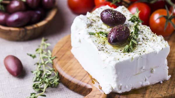 Oι πολίτες ξέρουν πόσο κοστίζει ένα κιλό φέτα