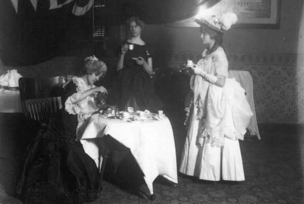 Όταν η κατανάλωση υπερβολικού τσαγιού μπορoύσε να οδηγήσει μια γυναίκα σε ψυχιατρική κλινική