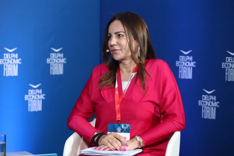 Επιμένει η Φλέσσα για Τέμπη και «μαζί τα σκοτώσαμε», προτάσσοντας την ατομική ευθύνη