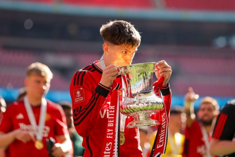 Το υπέροχο ανάποδο ψαλίδι του Γκαρνάτσο ψηφίστηκε το ομορφότερο γκολ της φετινής Premier League (vid)