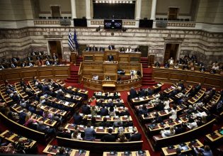 Αρχηγοί στα χαρακώματα για την ακρίβεια