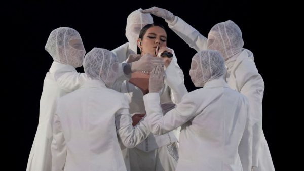 Eurovision 2024: Το χρονικό της «πολιτικοποίησής» της – Πώς οι ερμηνευτές πέρασαν κρυφά τα μηνύματά τους