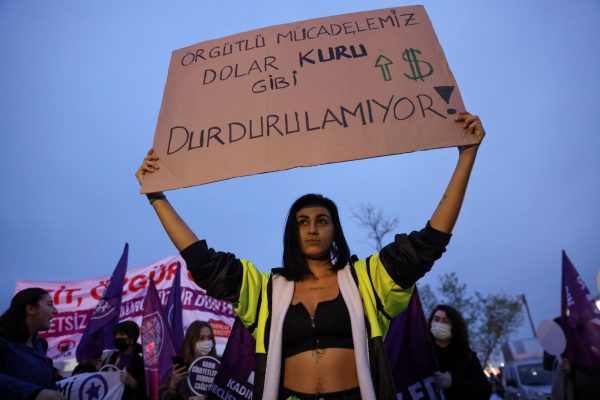 Γιατί οι νόμοι δεν μείωσαν τις γυναικοκτονίες – Τι αποκαλύπτει βρετανική έρευνα