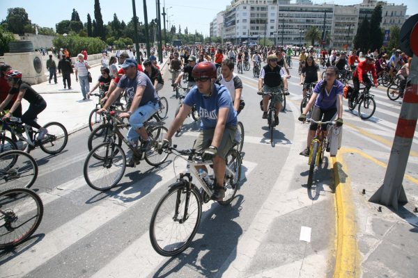 Κυκλοφοριακές ρυθμίσεις την Κυριακή λόγω ποδηλατοδρομίας – Ποιοι δρόμοι κλείνουν