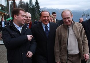 Όταν ο Πούτιν έδωσε στον Μπερλουσκόνι την καρδιά ενός ελαφιού – «Θα σου προσφέρω εξαιρετικό φαγητό»