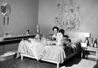 Τέχνη, σεξ και σκύλοι: Η ζωή της avant garde περσόνας Peggy Guggenheim