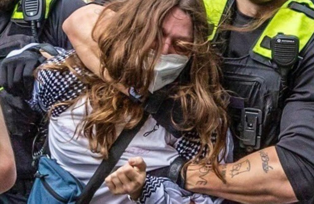 Βερολίνο: Επέμβαση της αστυνομίας στην κατάληψη για την Παλαιστίνη στο πανεπιστήμιο Χούμπολτ