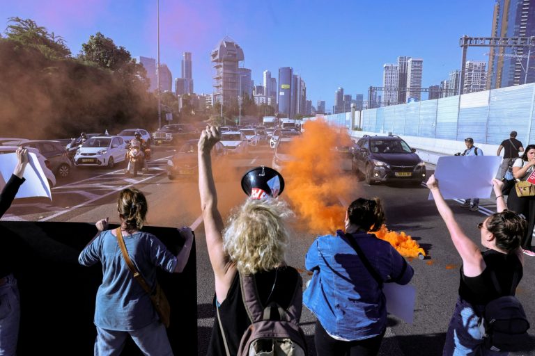 Έρευνα για Ράφα: Εισβολή θέλει ο Νετανιάχου, συμφωνία προτιμούν οι Ισραηλινοί