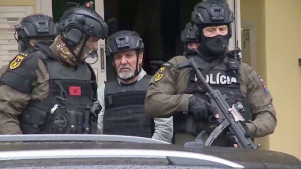 Σλοβακία: Ενδείξεις πως δεν ενήργησε μόνος ο δράστης της απόπειρας δολοφονίας κατά του Φίτσο