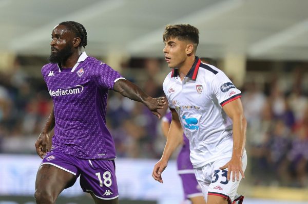 LIVE: Κάλιαρι – Φιορεντίνα: Το τελευταίο παιχνίδι των Βιόλα πριν τον τελικό με τον Ολυμπιακό