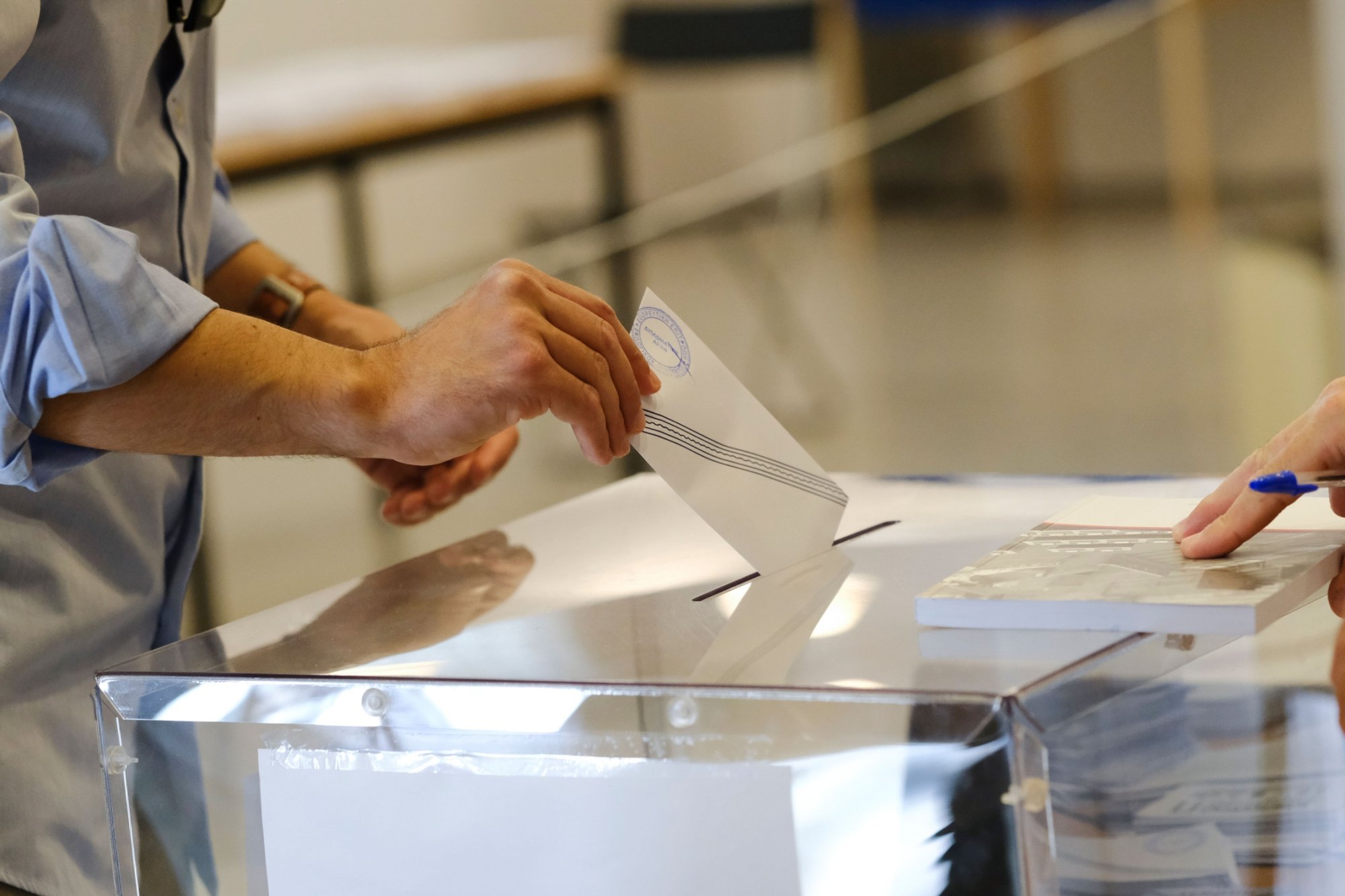 Δημοσκόπηση: Έξι στους δέκα λένε πως πάνε στις κάλπες για να καταψηφίσουν την κυβέρνηση