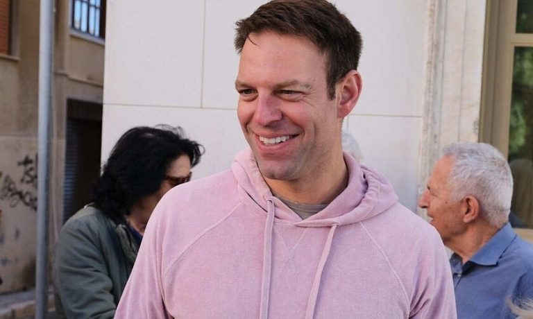 Πάει για «μπότηδες» ο Κασσελάκης