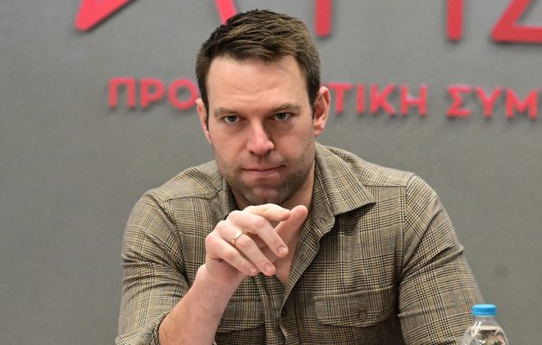 ΣΥΡΙΖΑ: Από το σφυροκόπημα διαρκείας σε ΝΔ για τα εθνικά, στο σύνθημα «Σύγχρονη Πατριωτική Αριστερά»