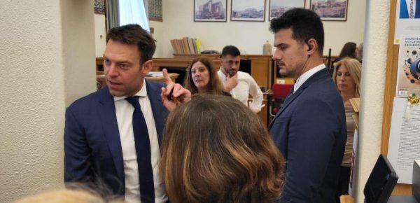 Κασσελάκης από Βουλή: Δεν θα είναι εύκολο για εμάς όταν αναλάβουμε