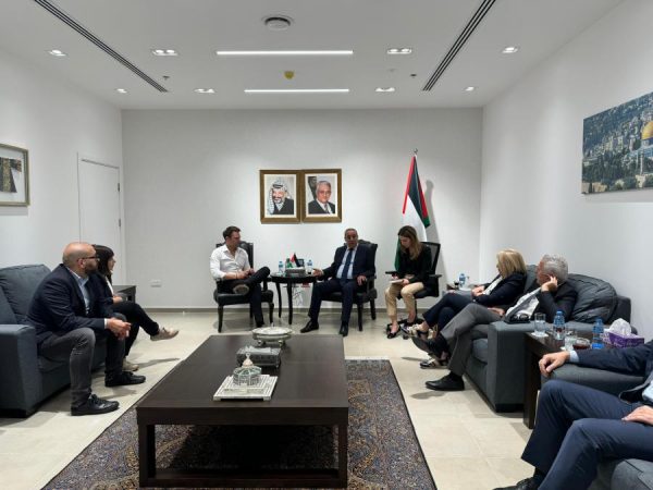 «Δεν δεχόμαστε υποδείξεις για τη στάση μας» απαντά η Σβίγκου στον Ισραηλινό πρέσβη – «Μονομερής η στάση ΝΔ»