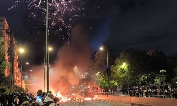 Πάσχα: Ανάσταση στο Νέο Κόσμο με εκατοντάδες εκρηκτικά