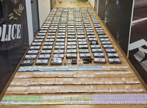 Εντοπίστηκε δεύτερο φορτίο με 100 κιλά κοκαΐνης στο λιμάνι του Πειραιά