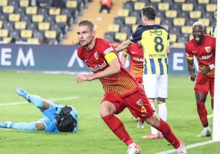 Στιγμές τρόμου για τον Κολοβέτσιο: Το αεροπλάνο που ταξίδευε χτυπήθηκε από κεραυνό (vid)