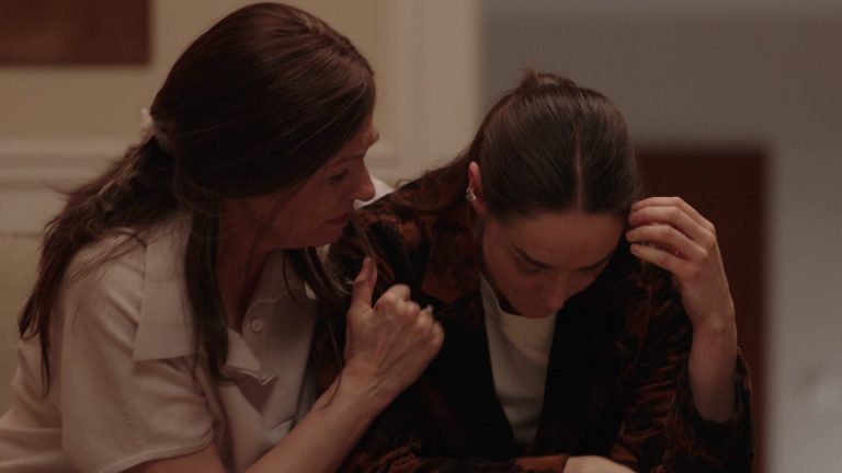 Famagusta: Η Χριστίνα μαθαίνει για την εγκυμοσύνη της Μαριάννας