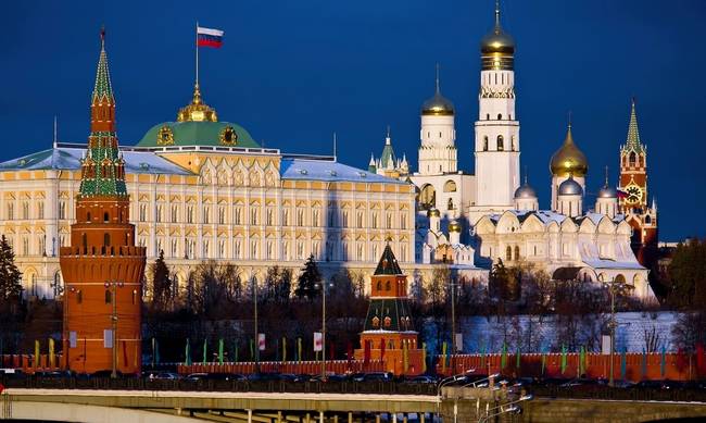 Ρωσία: «Κίνδυνος» για την ασφάλεια της ΕΕ οι δηλώσεις Μακρόν και Βρετανού ΥΠΕΞ, προειδοποιεί το Κρεμλίνο