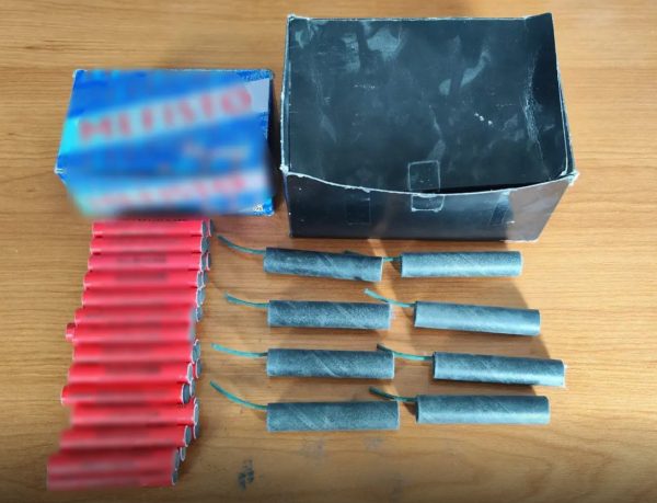 Θεσσαλονίκη: Χειροπέδες σε 50χρονη την ώρα που παραλάμβανε δέμα με παράνομες κροτίδες