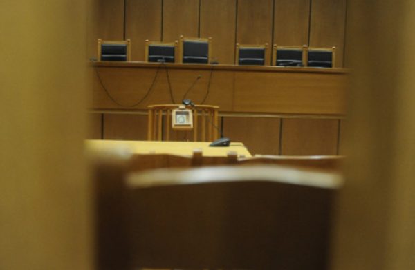 Λάρισα: Ποινή φυλάκισης δύο ετών σε 38χρονο που ξυλοκόπησε 44χρονη για μια θέση πάρκινγκ