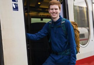 Όλη του η ζωή ένα ταξίδι: 17χρονος κάνει τον γύρο της Γερμανίας ζώντας σε… τρένα με μία βαλίτσα στο χέρι