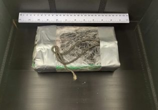 Πειραιάς: Τα καλαμαράκια «έκρυβαν» 110 κιλά κοκαΐνη – Νέο φορτίο με ναρκωτικά εντοπίστηκε στο λιμάνι