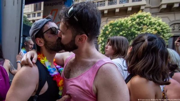 «Πολιτιστικό μοντέλο Όρμπαν» στην Ιταλία για ΛΟΑΤΚΙ+;