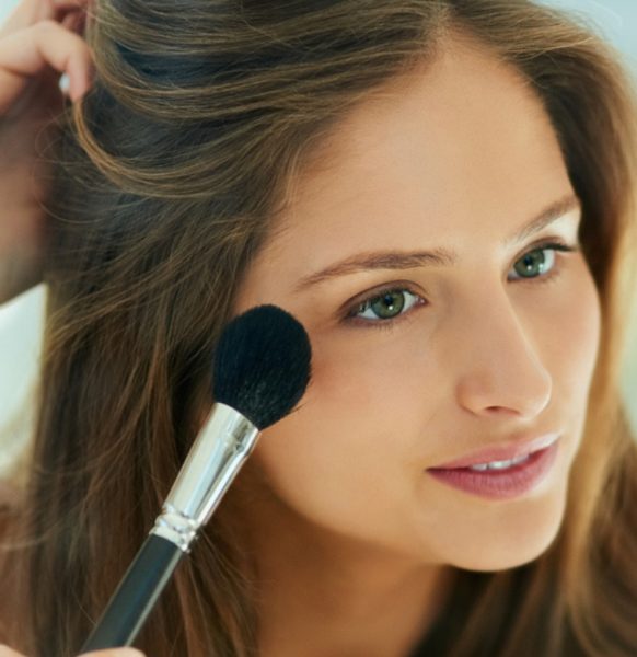 Αυτά είναι τα επαγγελματικά πινέλα που πρέπει να έχετε στο νεσεσέρ σας για τέλειο μακιγιάζ